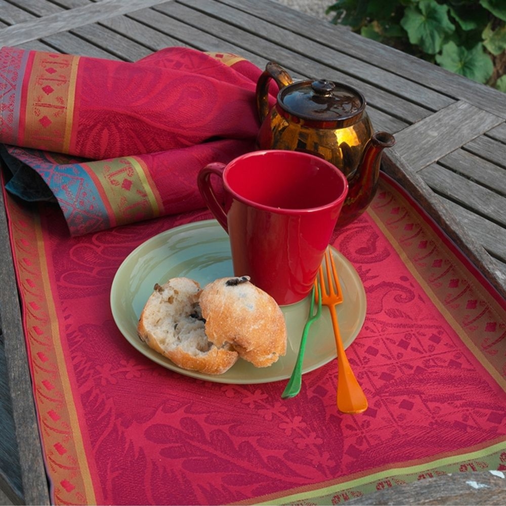 Garnier-Thiebaut Tablecloth - Isaphire Rubis - GS - different sizes Garnier-Thiebaut Tablecloth - Isaphire Rubis - GS - different sizes