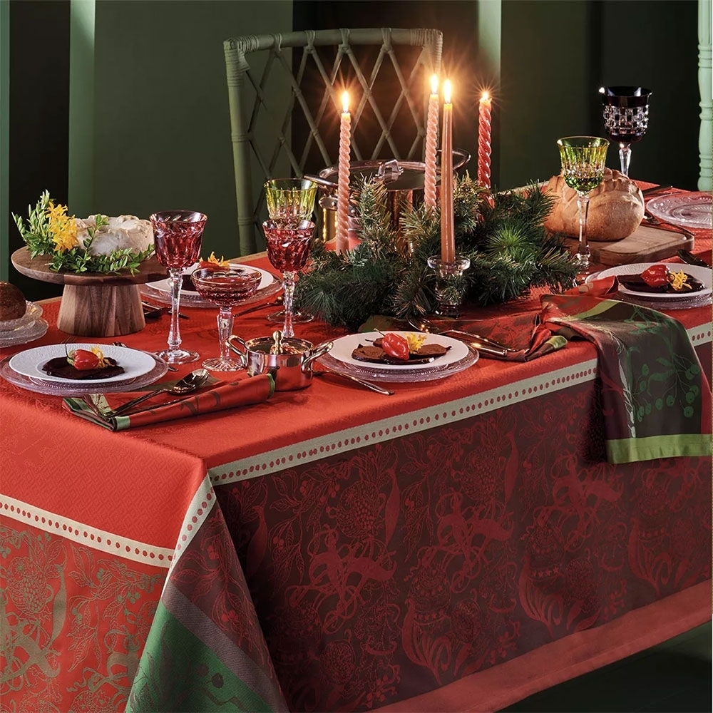 Garnier-Thiebaut Tablecloth - Noel Fruite Rouge - GS - Different sizes Garnier-Thiebaut Tablecloth - Noel Fruite Rouge - GS - Different sizes