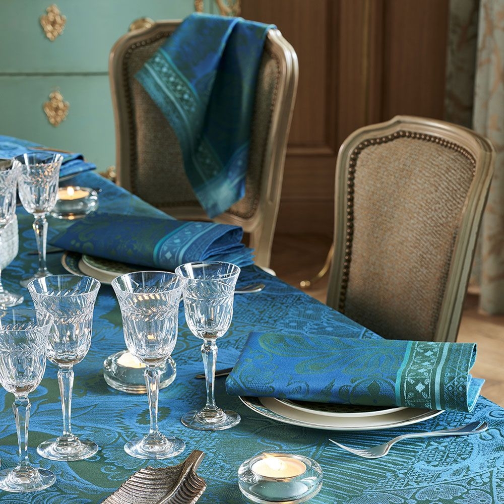 Garnier-Thiebaut Table Runner - Isaphire Emeraude - GS Garnier-Thiebaut Table Runner - Isaphire Emeraude - GS