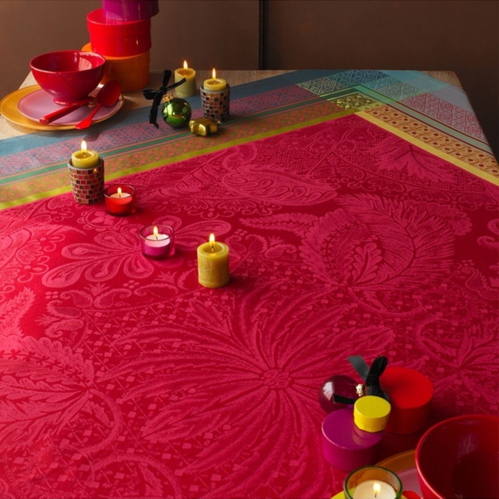 Garnier-Thiebaut Tablecloth - Isaphire Rubis - GS - different sizes Garnier-Thiebaut Tablecloth - Isaphire Rubis - GS - different sizes
