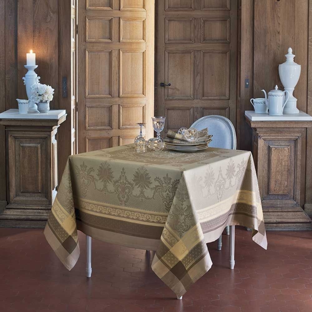 Garnier-Thiebaut Tablecloth - Fontainebleau Tilleul - GS Garnier-Thiebaut Tablecloth - Fontainebleau Tilleul - GS
