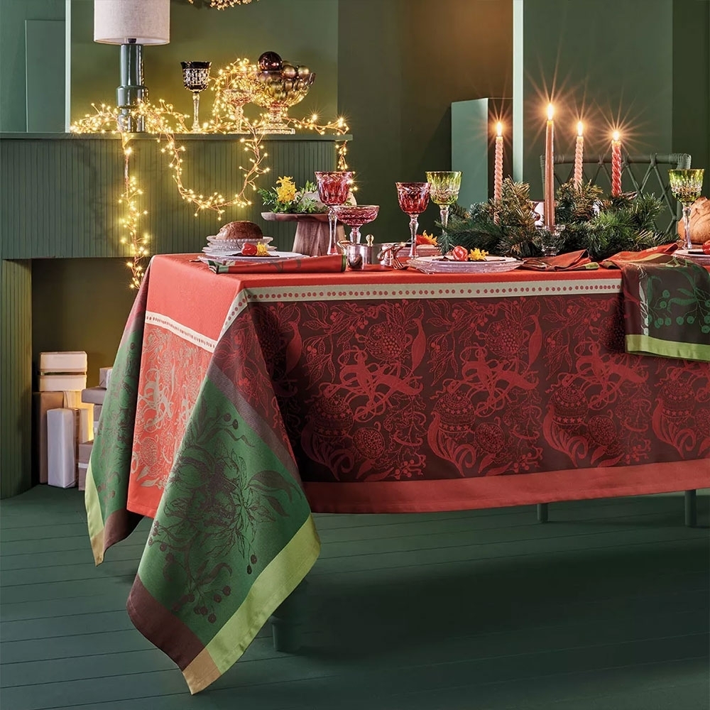 Garnier-Thiebaut Tablecloth - Noel Fruite Rouge - GS - Different sizes Garnier-Thiebaut Tablecloth - Noel Fruite Rouge - GS - Different sizes