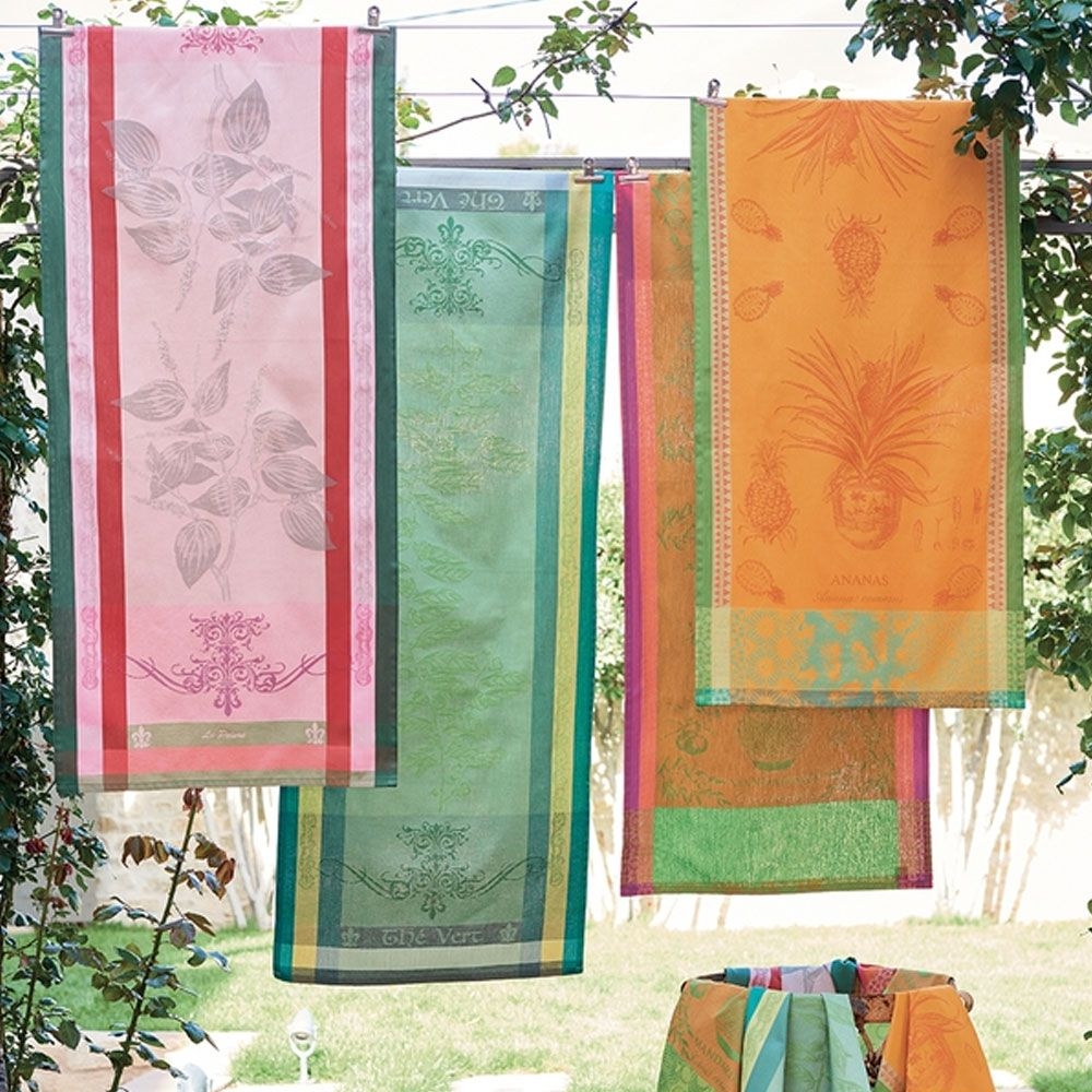 Garnier-Thiebaut Table Runner - Brin de Poivre Rose - oB Garnier-Thiebaut Table Runner - Brin de Poivre Rose - oB