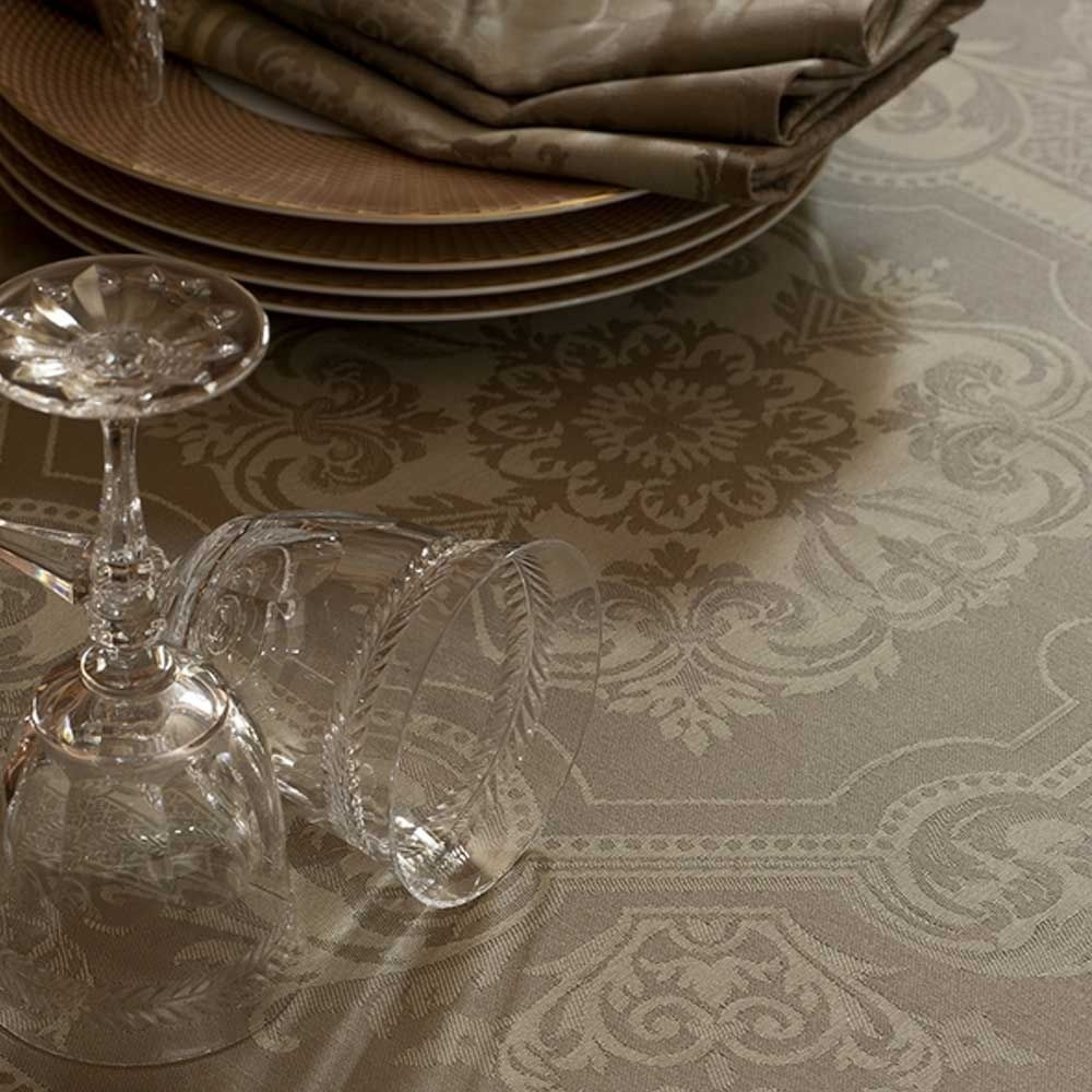 Garnier-Thiebaut Tablecloth - Fontainebleau Tilleul - GS Garnier-Thiebaut Tablecloth - Fontainebleau Tilleul - GS