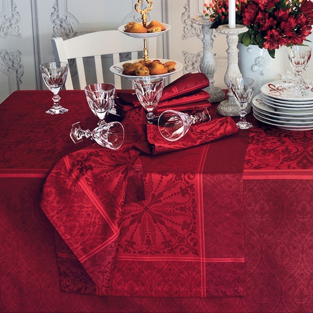 Garnier-Thiebaut Table Runner - Cassandre Grenat - GS Garnier-Thiebaut Table Runner - Cassandre Grenat - GS
